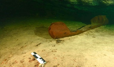 Descubren canoa prehispánica durante obras del Tren Maya