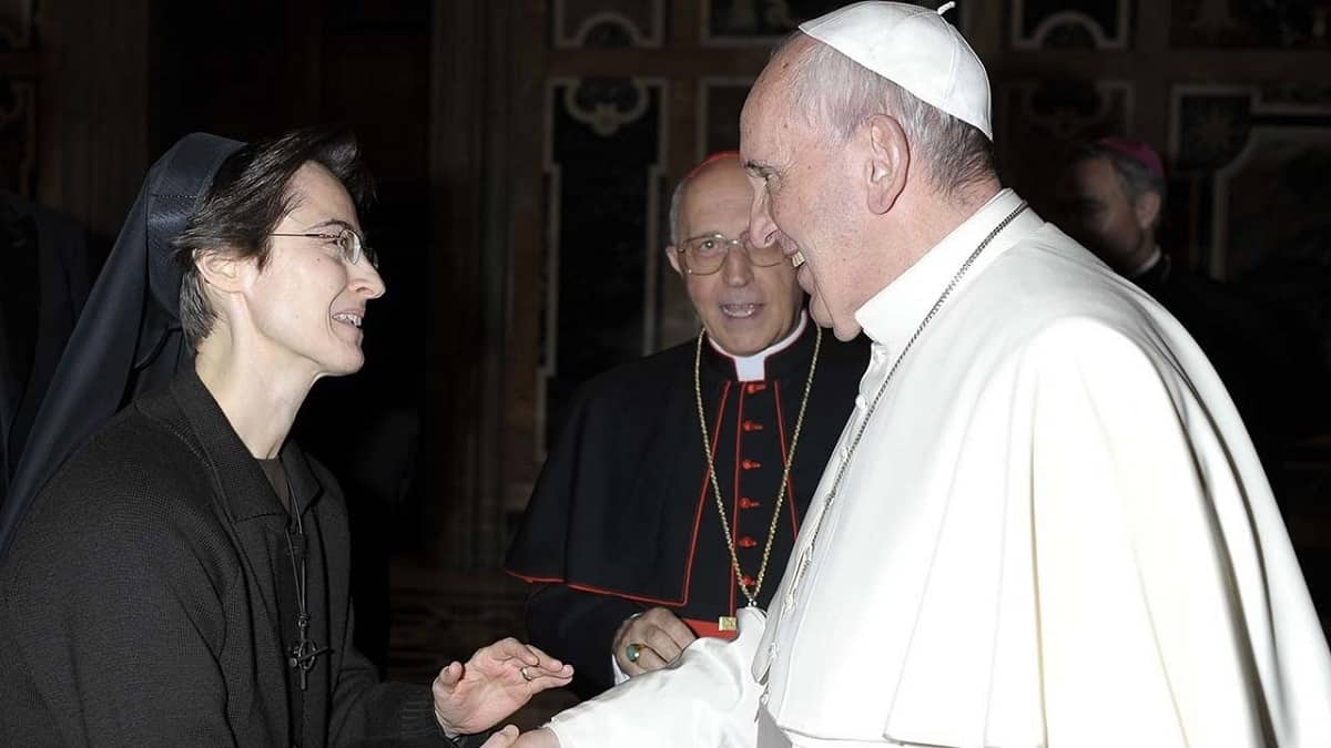 Papa nombra a Raffaella Petrini a cargo del Governatorato del Vaticano, la primera mujer en ocupar este importante puesto en la santa sede.