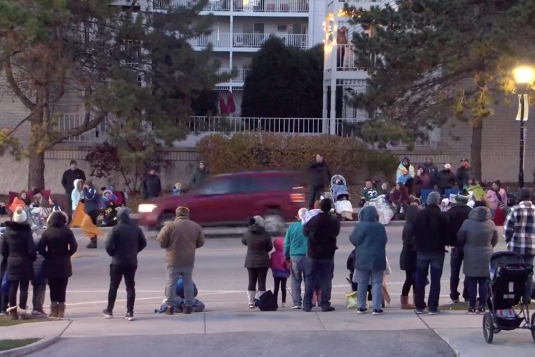 Cinco muertos en un atropello durante un desfile navideño en Wisconsin, hay al menos una decena de niños heridos en hospitales.