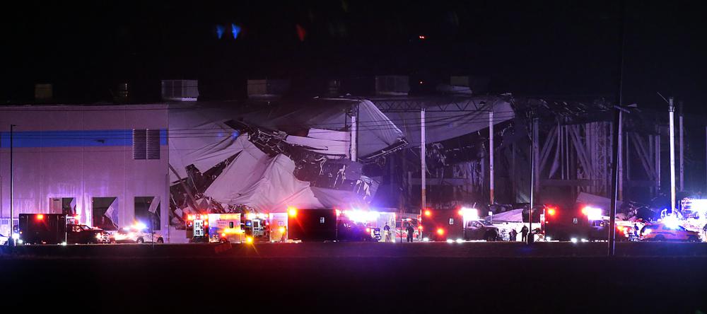 1 muerto en un tornado de Arkansas; colapso del techo en el Amazonas de Illinois