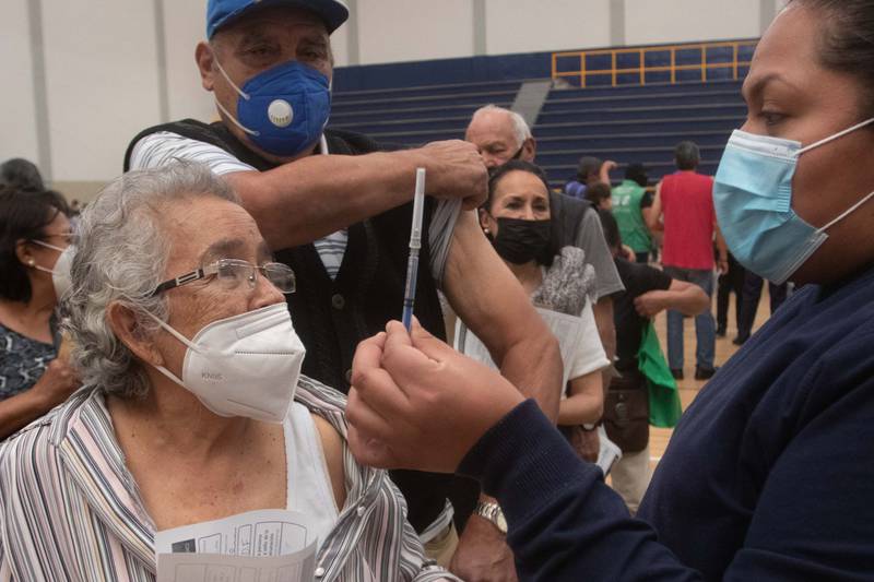 Anuncian refuerzo anticovid para adultos mayores de Cuauhtémoc, AO y Milpa Alta