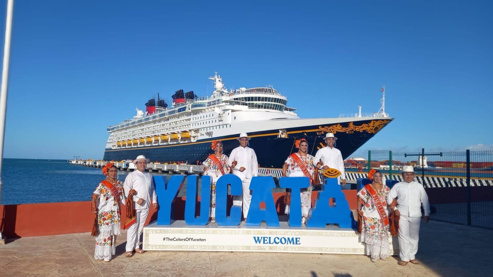 Arriba a Yucatán el crucero Disney Wonder