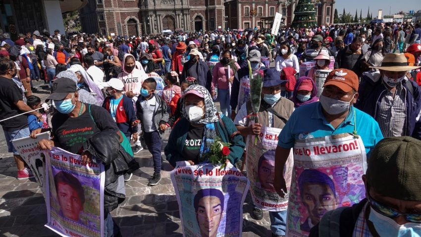 Celebran Misa en Basílica de Guadalupe por los 43 normalistas de Ayotzinapa