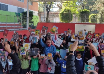 CDMX y FCE entregan 10 mil libros en inicio de programa “Año Nuevo, Libro Nuevo”