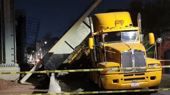 Cierran Ermita Iztapalapa tras caída de trabe de 300 toneladas