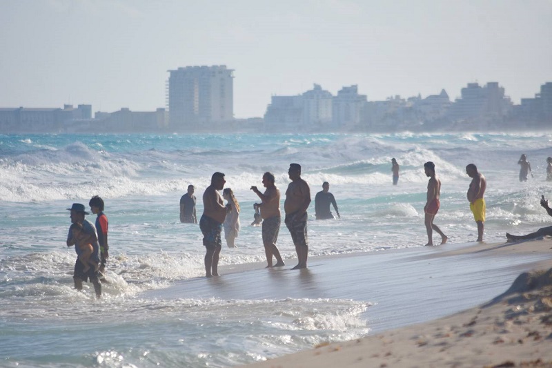 Plantean duplicar periodo de vacaciones pagadas de las y los trabajadores