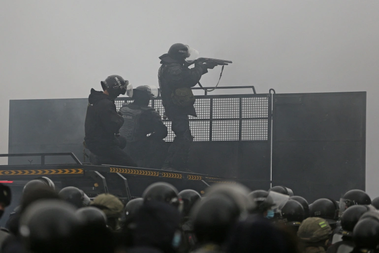 Presidente Kazajistán: Las fuerzas pueden disparar para matar y sofocar los disturbios