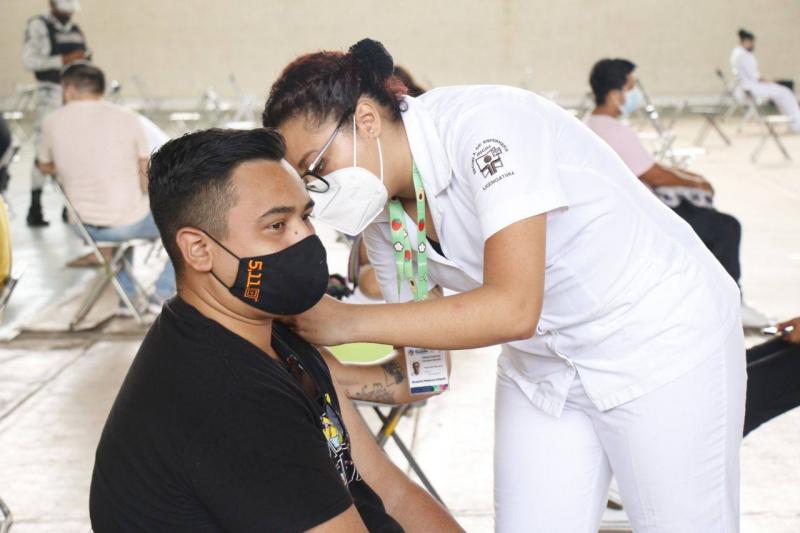 En Zacatecas inicia el refuerzo de vacunación para trabajadores de la educación