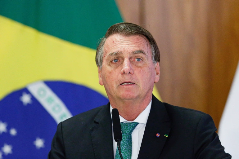 Bolsonaro sigue en el hospital, los médicos dicen que “no hay necesidad de cirugía”