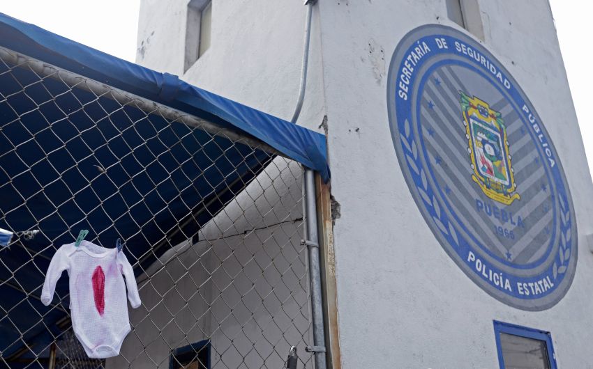 Identifican a persona que colocó el cuerpo de un bebé en penal de Puebla