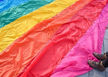 Francia aprueba ley que prohíbe las “terapias de conversión sexual“