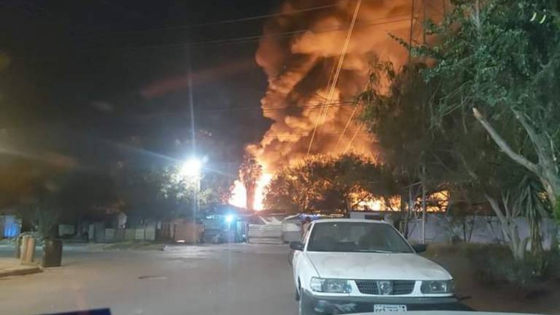 Incendio arrasa con 103 viviendas en Monterrey