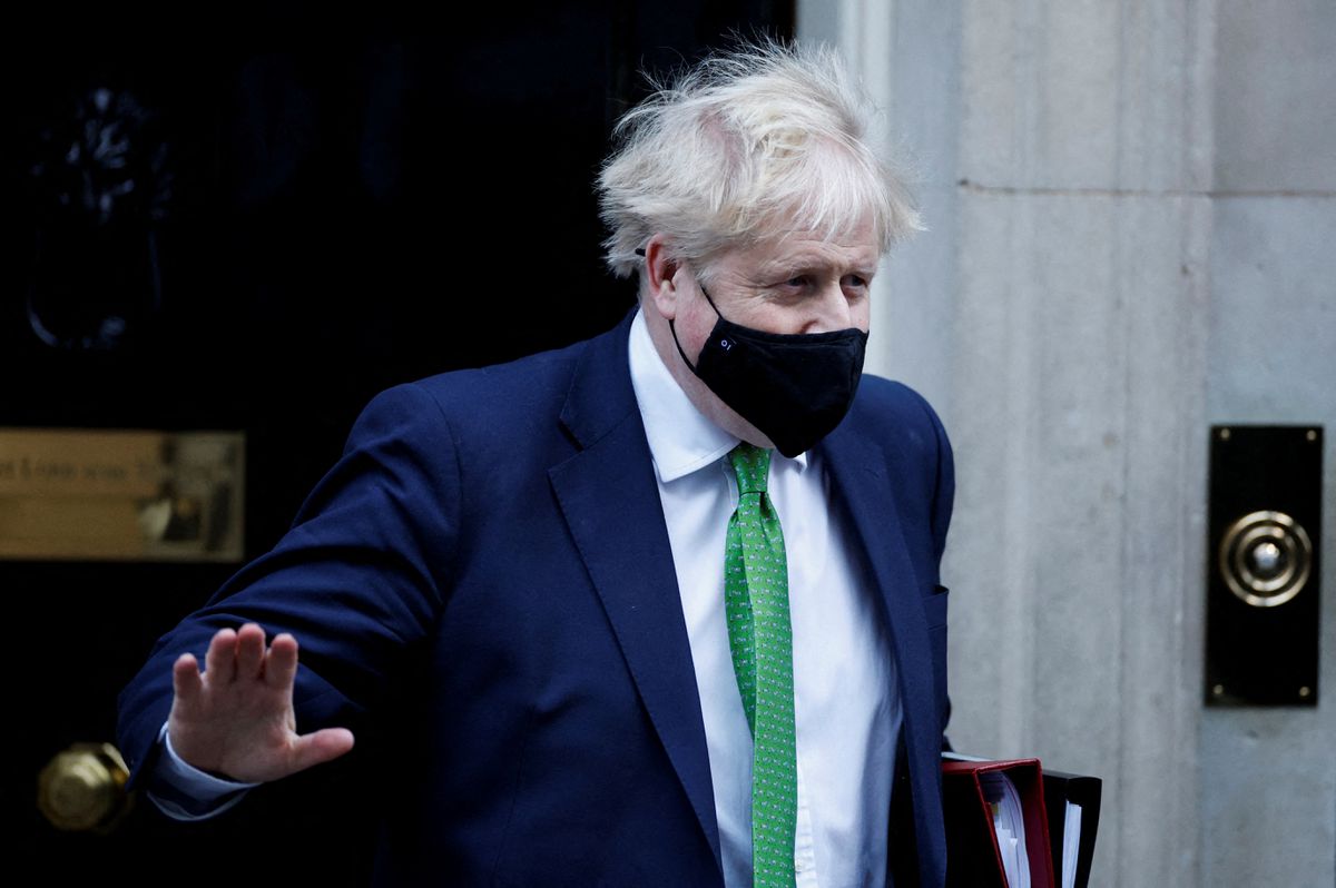 “En nombre de Dios, vete”: Boris Johnson del Reino Unido se enfrenta a demandas de renunciar
