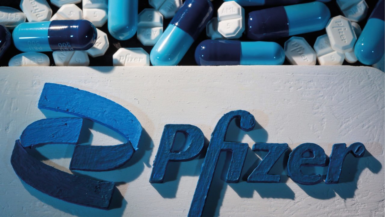 Pfizer espera tener nueva vacuna contra ómicron en marzo