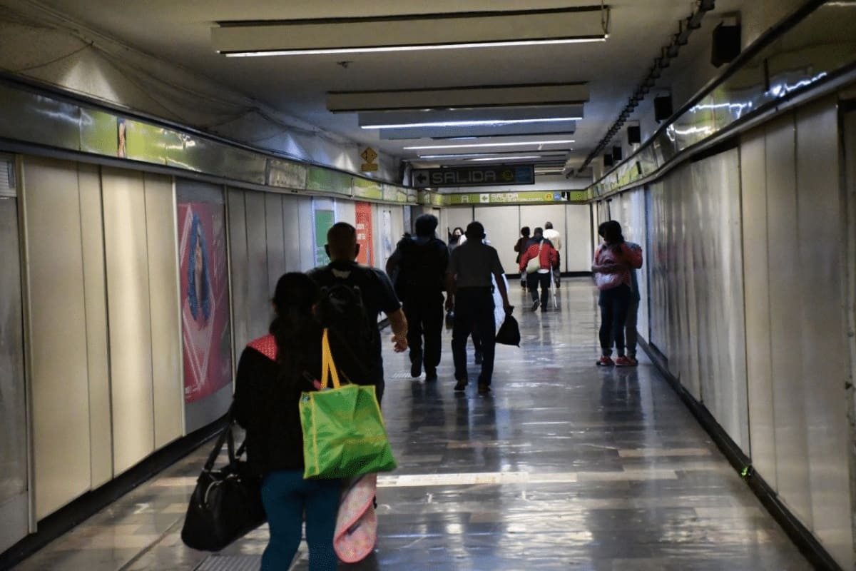 STC Metro libera 56 estaciones del comercio informal