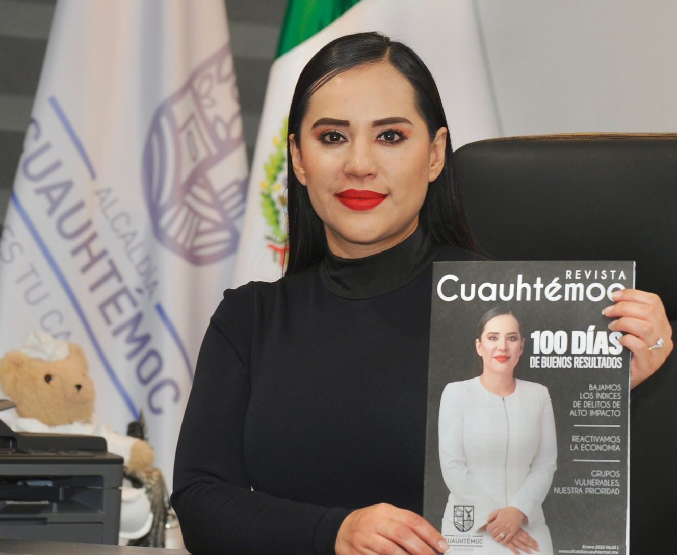 Sandra Cuevas presenta la Revista Cuauhtémoc