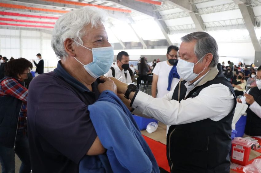 Mañana inicia la vacunación para docentes en Puebla