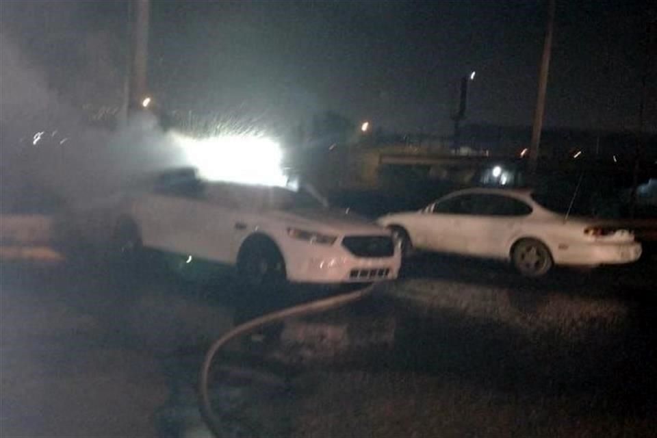 Personas desconocidas dejan granada en FGE de Tijuana, donde también incendiaron un vehículo y dejaron una manta con amenazas.