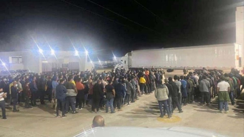 Encuentras a más de 350 migrantes hacinados en un camión en Veracruz