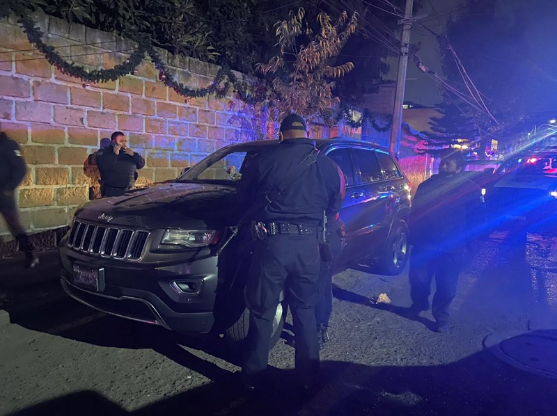 Policía de Naucalpan recupera camioneta robada