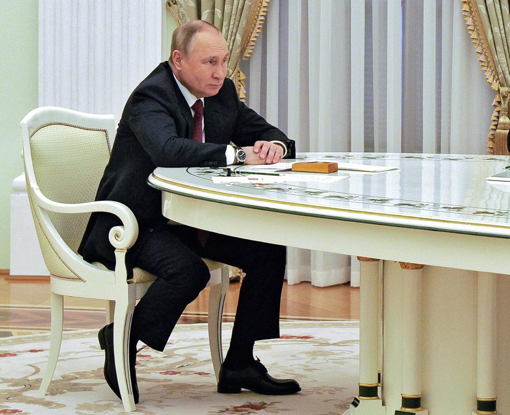 Putin discute las tensiones de Ucrania con el primer ministro húngaro visitante