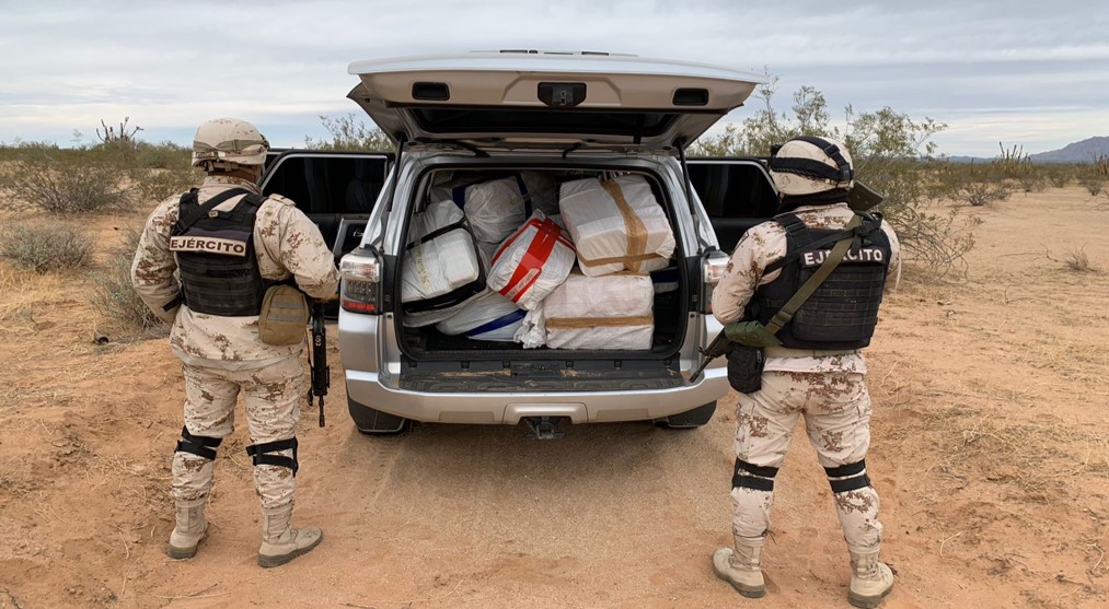 Sedena aseguró más de 3 toneladas de diversas drogas, armas y vehículos en Baja California