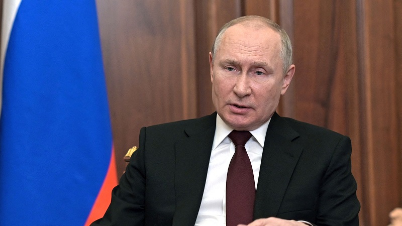 Acusa Putin a Occidente de suprimir la cultura rusa y lo compara con nazismo