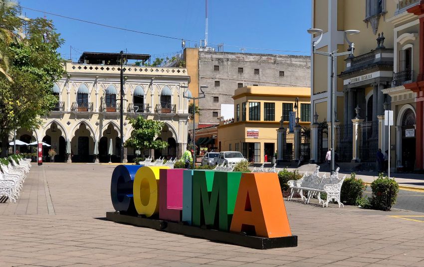 Suspenden clases y cierran negocios en Colima por ola de violencia