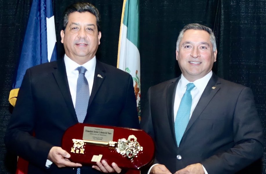 Cabeza de Vaca recibe llaves de la ciudad de McAllen, de igual forma sostuvo diálogo con alcaldes, legisladores, comisionados y empresarios.