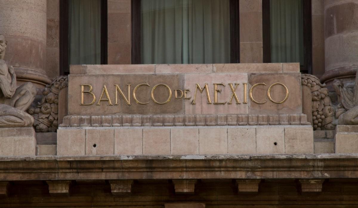 AMLO se adelanta y anuncia que Banxico subirá su tasa de interés