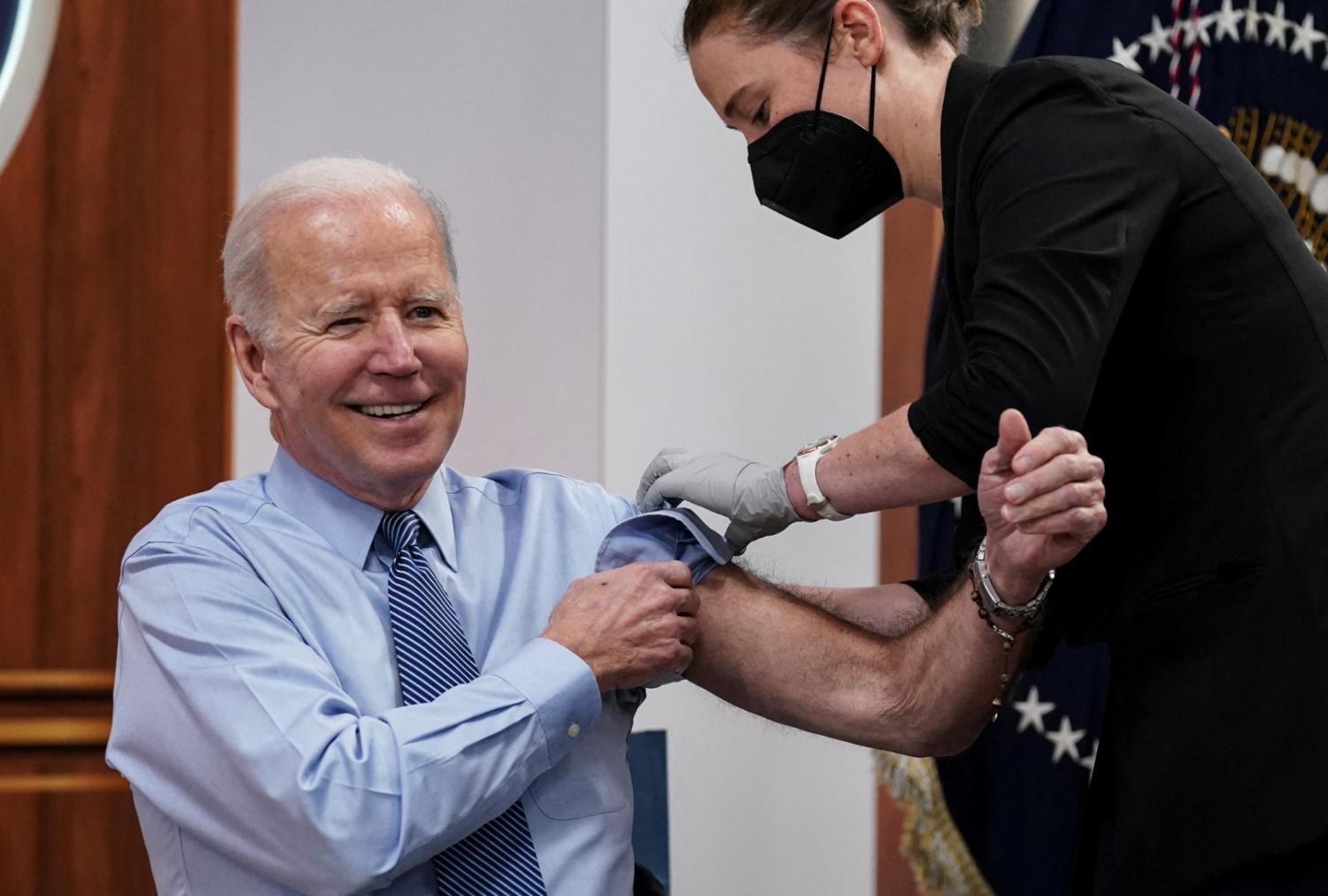 Joe Biden recibe la segunda dosis del refuerzo anticovid