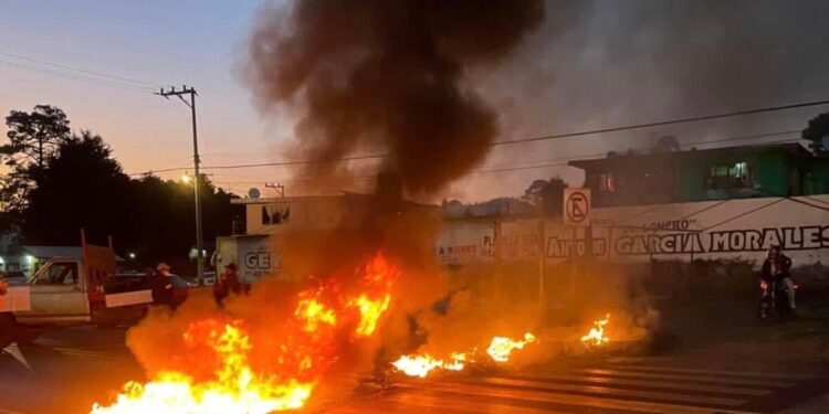 Liberan autopista México-Cuernavaca tras más de 6 horas de bloqueo