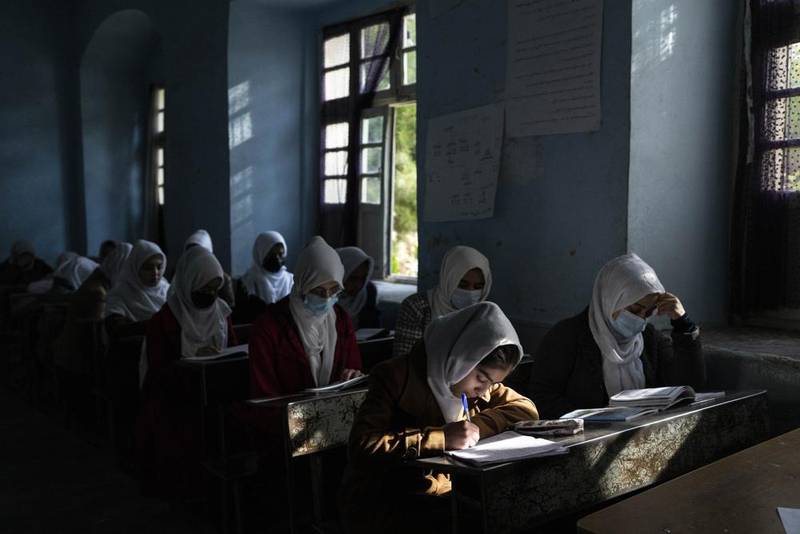 Talibanes mantienen el cierre de escuelas para niñas en Afganistán