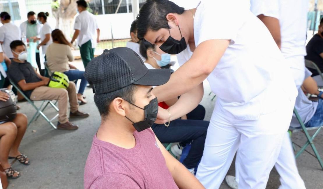 Yucatán continúa aplicando el refuerzo anticovid