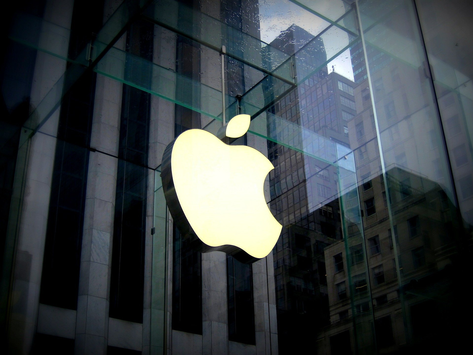 Apple se suma a las empresas que suspende ventas en Rusia