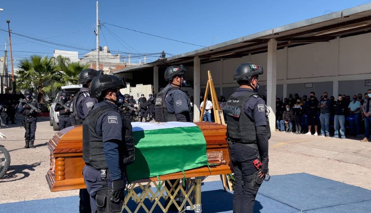 Despiden con honores a oficial asesinado en Pénjamo, quien murió en el cumplimiento de su deber la noche del sábado 26 de febrero.