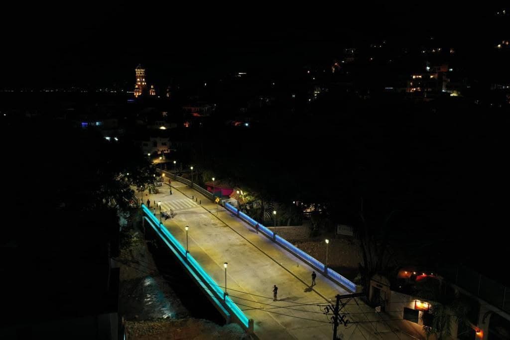 Reabren el puente del Río Cuale, afectado por el huracán 'Nora'