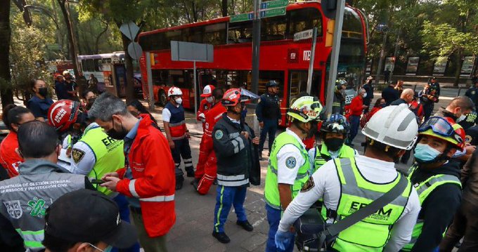 Suspenden a empresa dueña del autobús que chocó a Metrobús en Reforma