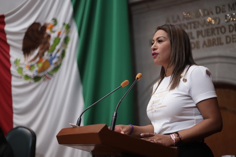 Prohibir el uso de gorras, capuchas y lentes obscuros al momento de abordar el transporte público, propone Morena