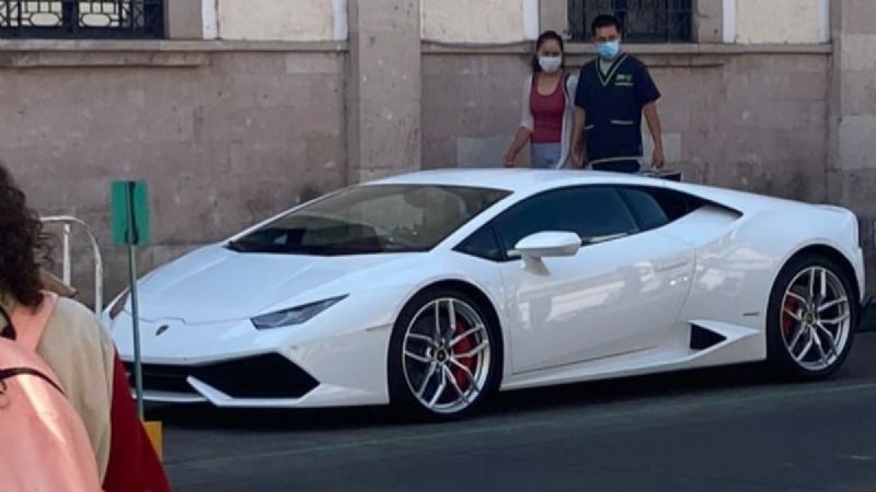 Alcaldesa de Moroleón, Guanajuato, maneja un Lamborghini de 7mdp