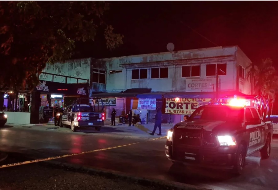 Balacera en zona de bares de Cancún deja un muerto y 6 heridos