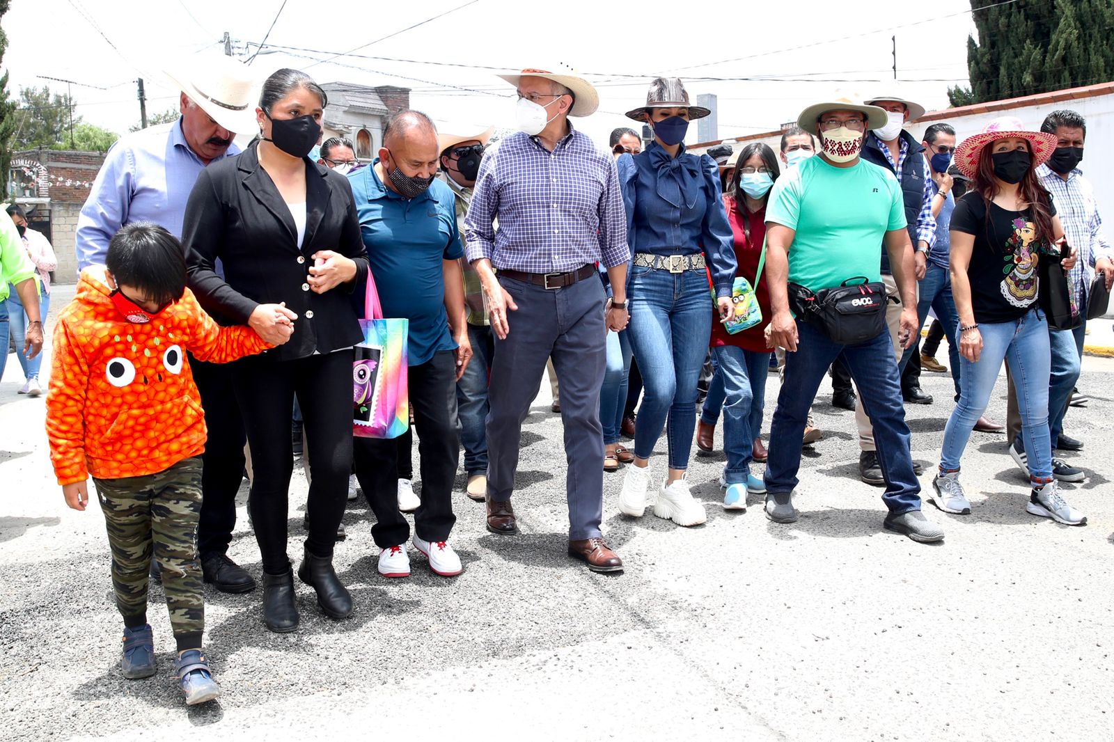 Carbajal supervisó acciones de bacheo y alumbrado