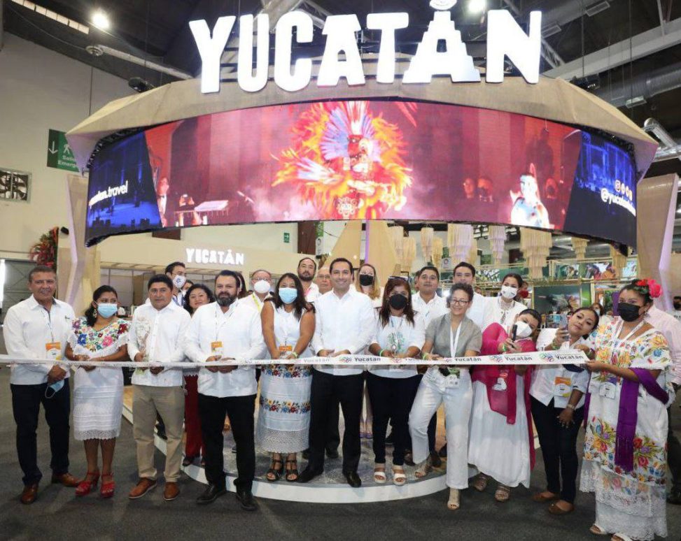Mauricio Vila inaugura el 'Pabellón Yucatán' en el Tianguis Turístico 2022