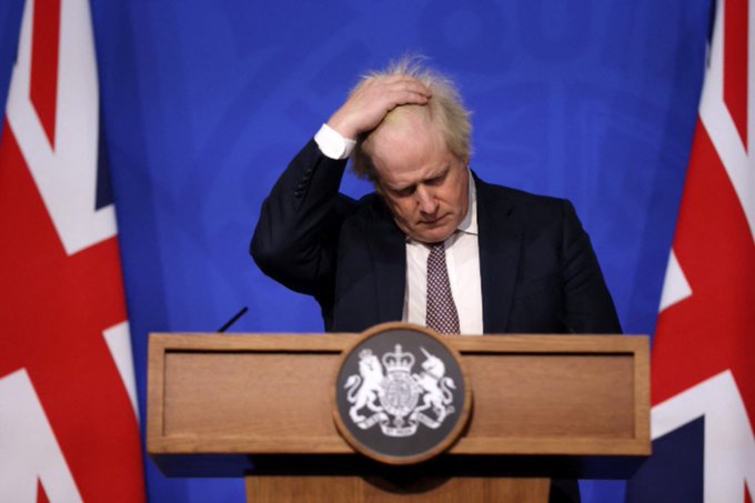Boris Johnson continuará como primer ministro de Reino Unido; sobrevive moción de censura