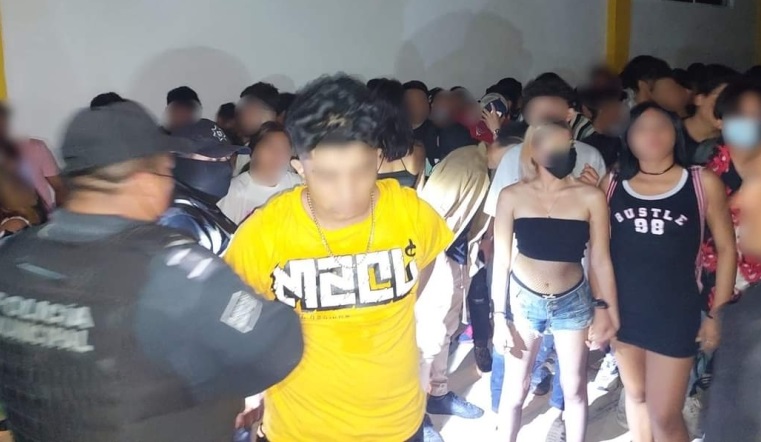 Clausuran fiesta clandestina con 180 menores en Yucatán