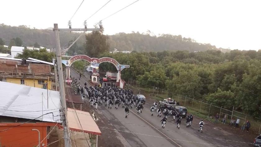 Despliegan fuerte operativo en San Juan Nuevo, Michoacán; criminales incendian vehículos
