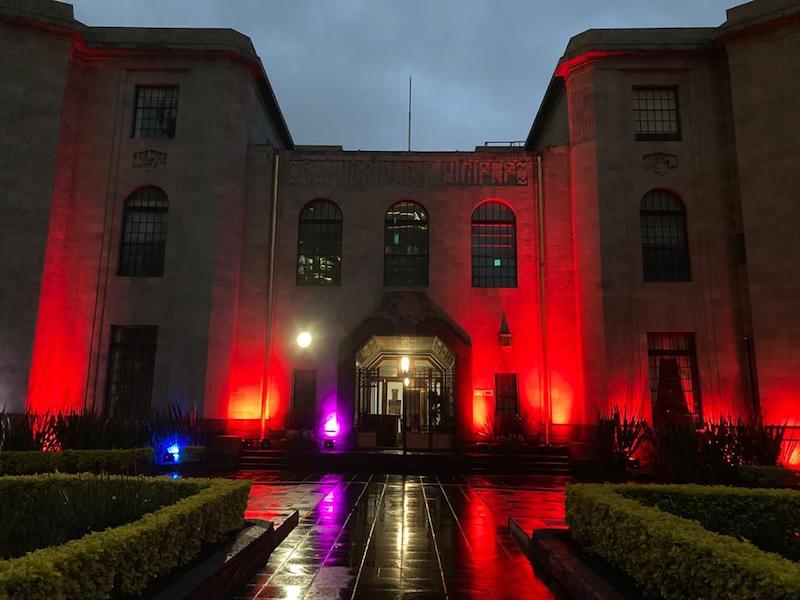 Se iluminan sitios emblemáticos con motivo del Día Mundial del Donante de Sangre 2022