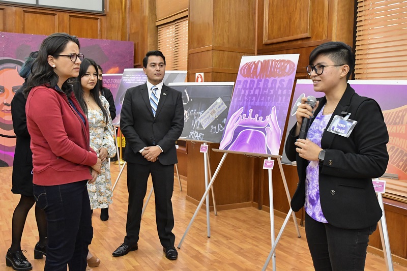 Inauguran en el Congreso exposición feminista “Miradas Violeta”