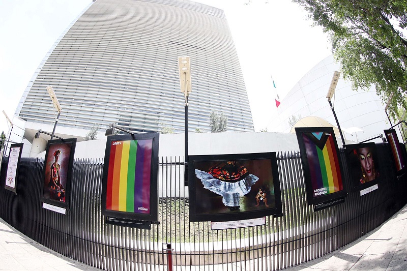 Senado promueve inclusión de comunidad LGBTIQ+; inauguran en el recinto “Los colores de la diversidad”