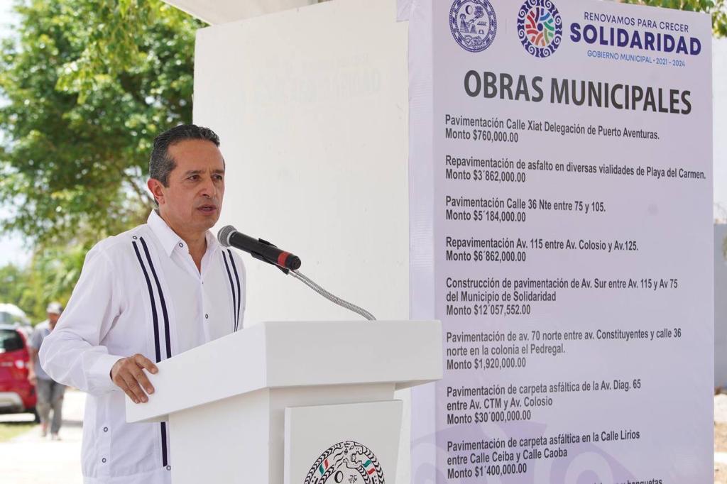 Carlos Joaquín entrega obras viales y sellos de calidad turística en Solidaridad, QRoo